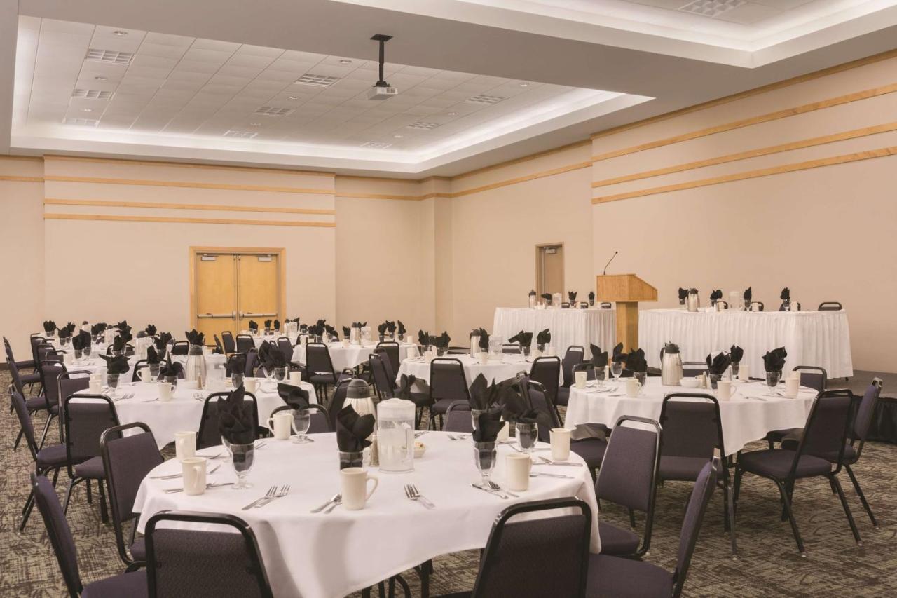 Country Inn & Suites By Radisson, Fergus Falls, Mn Dış mekan fotoğraf